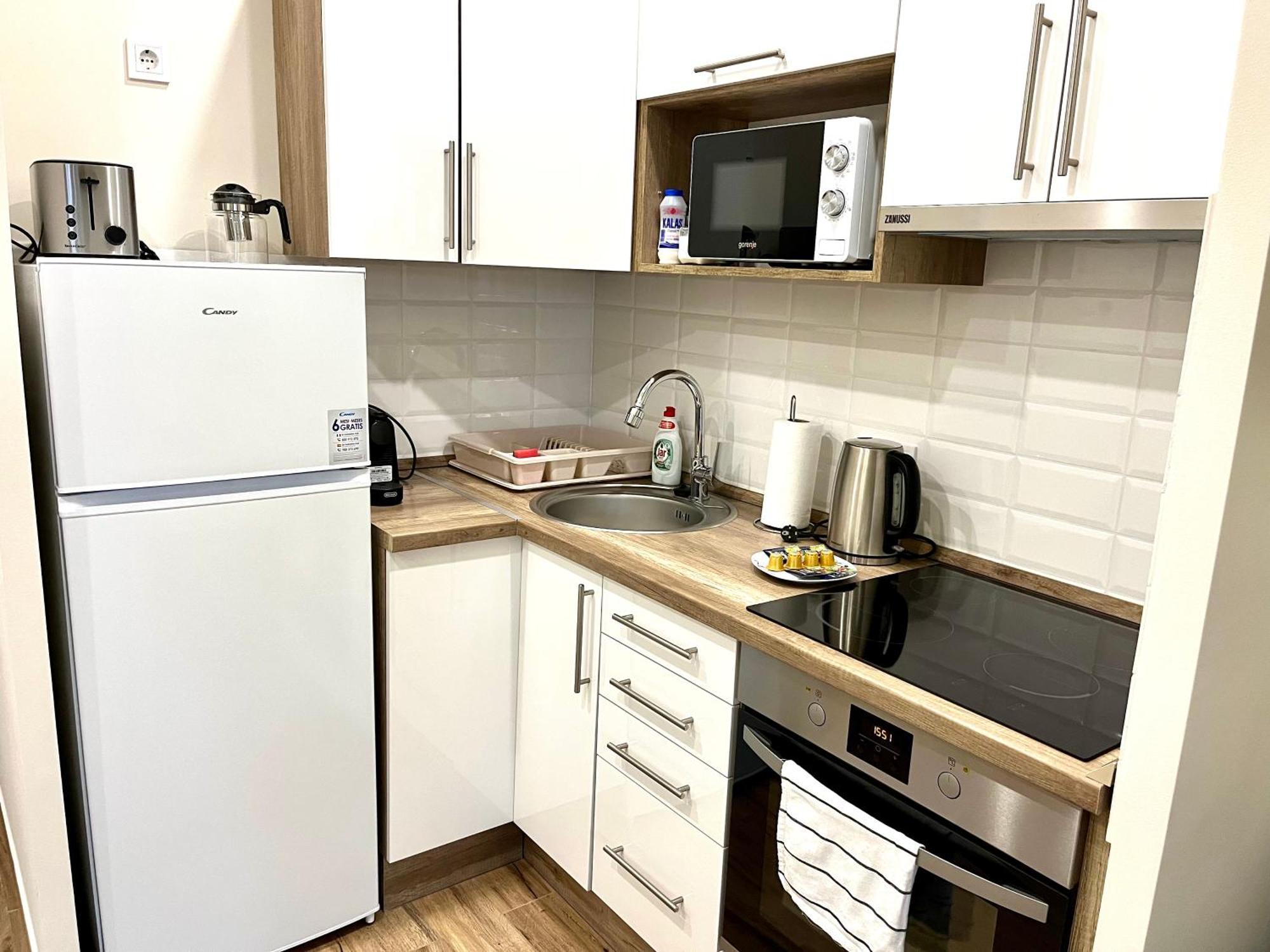 Voeroesmarty Apartmanhaz Makó Exterior foto